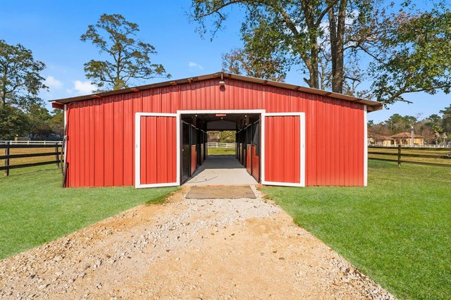 horse barn Montgomery county